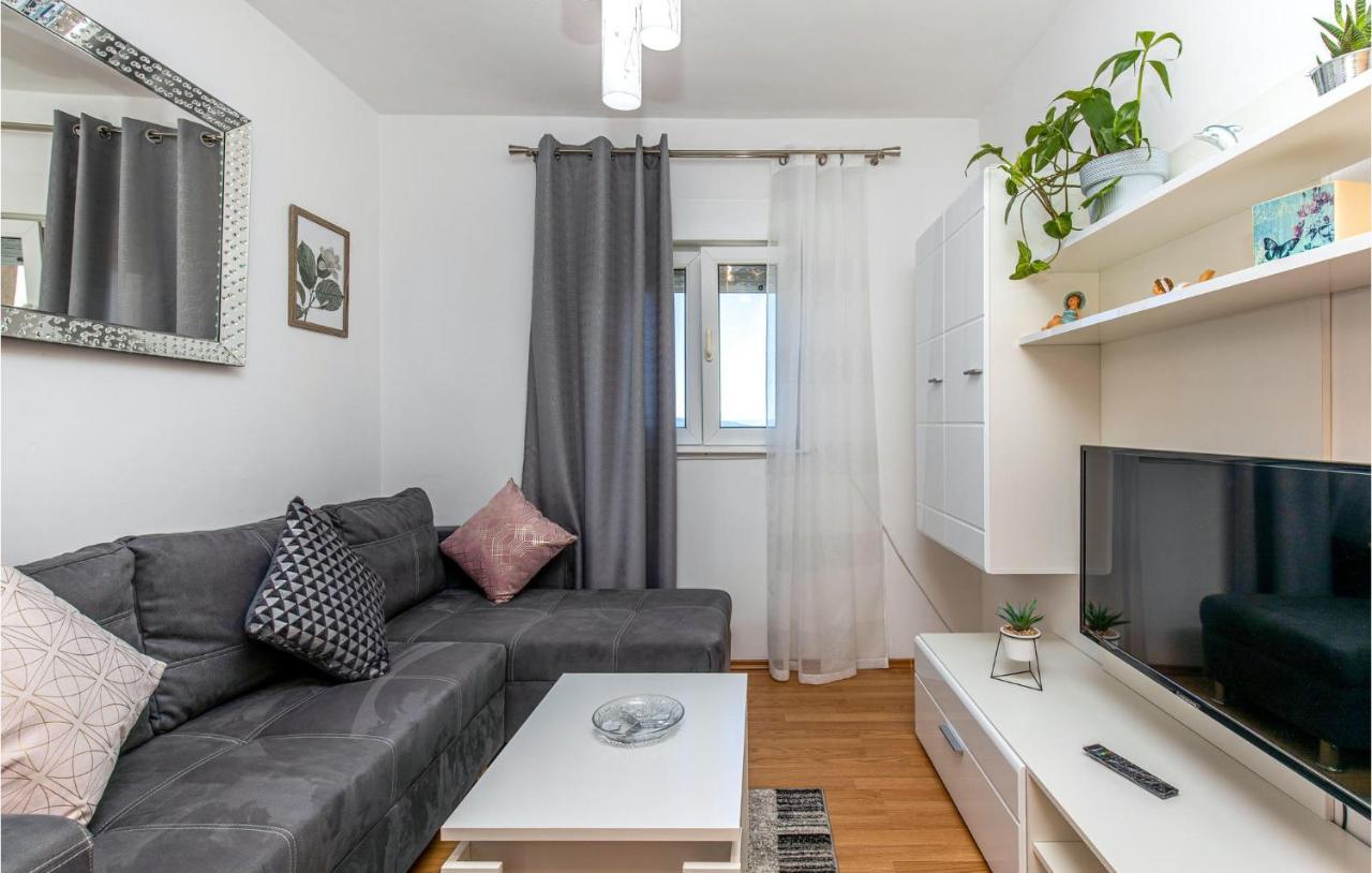 Amazing Apartment In Kostrena With 1 Bedrooms And Wifi Eksteriør billede