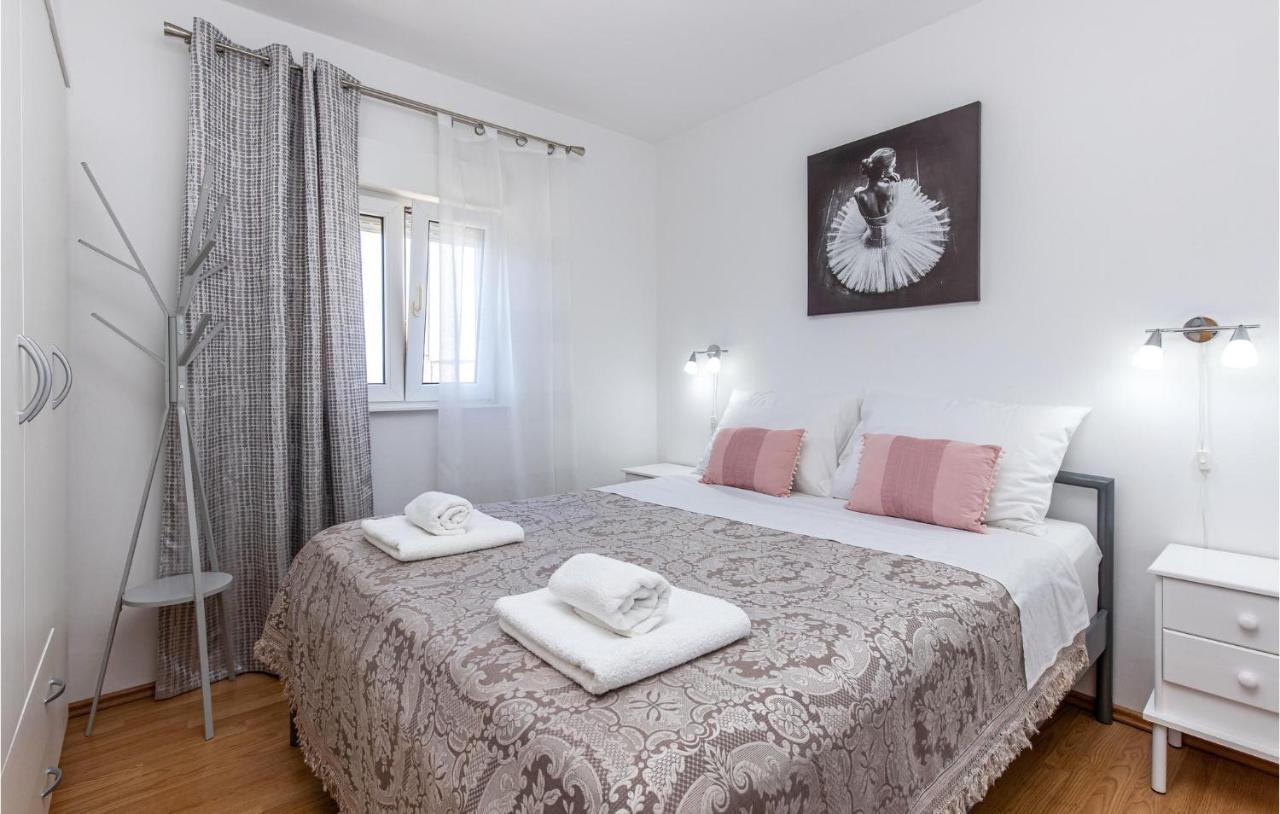 Amazing Apartment In Kostrena With 1 Bedrooms And Wifi Eksteriør billede