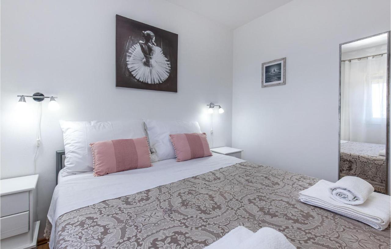 Amazing Apartment In Kostrena With 1 Bedrooms And Wifi Eksteriør billede